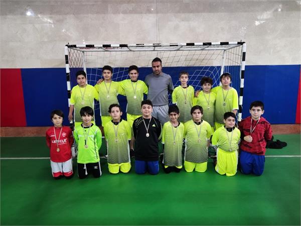 مسابقات ورزشی آموزشگاه های منطقه 5 آموزش و پرورش شهر تهران(مقطع ابتدایی)